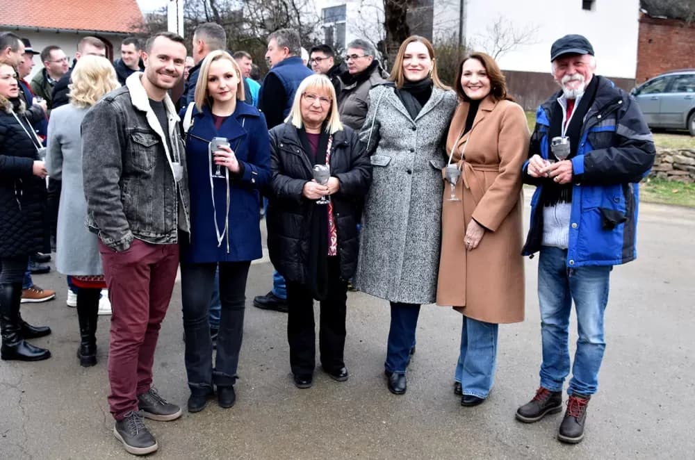 Škoro i Matići zazvali rodnu godinu u Mitrovcu