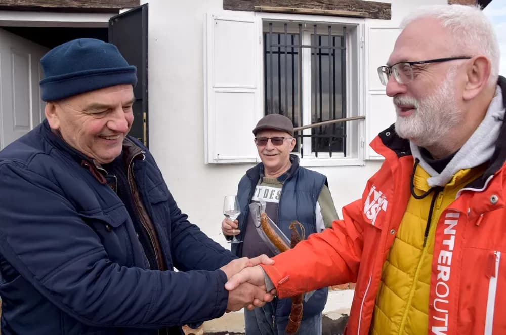 Od Požege do Zadra: Prijatelji se okupili kod Zorana Fumića na proslavi Vincelova