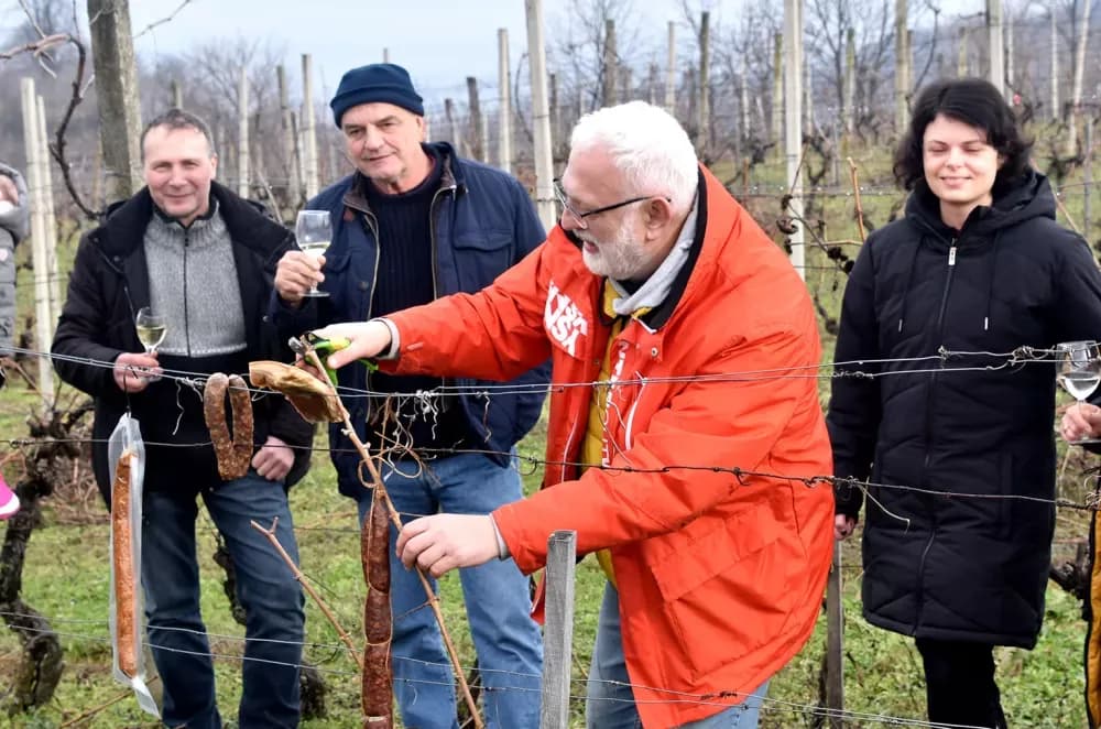 Od Požege do Zadra: Prijatelji se okupili kod Zorana Fumića na proslavi Vincelova