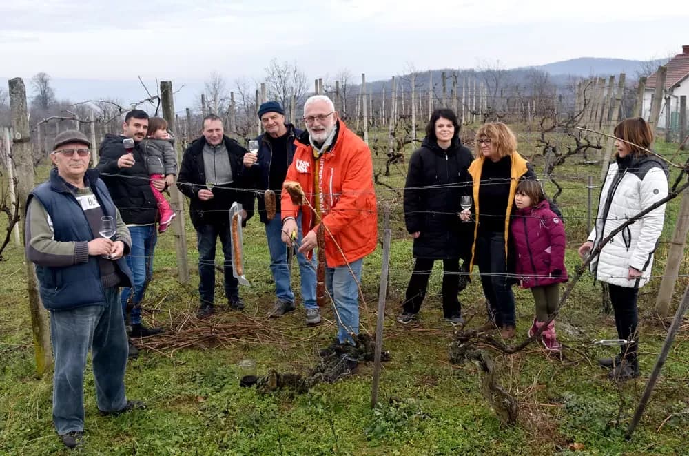 Od Požege do Zadra: Prijatelji se okupili kod Zorana Fumića na proslavi Vincelova