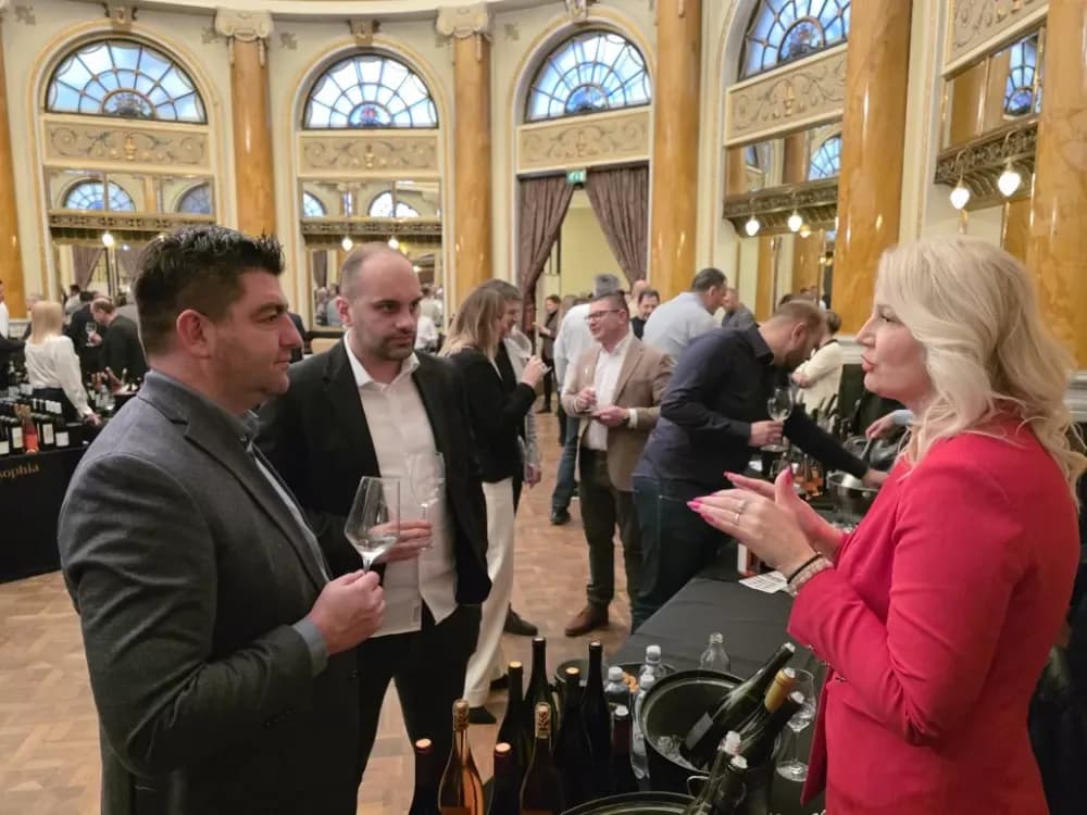 Vina Požeštine predstavljena na prestižnom En Primeur festivalu