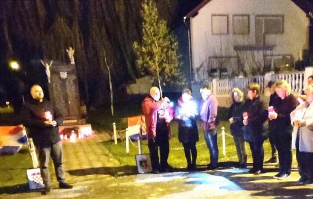 UZ 32. GODIŠNJICU ŽRTVE VUKOVARA I ŠKABRNJE: U Zagrađu  članovi NK ʼGraničarʼ i mještani zapalili lampione