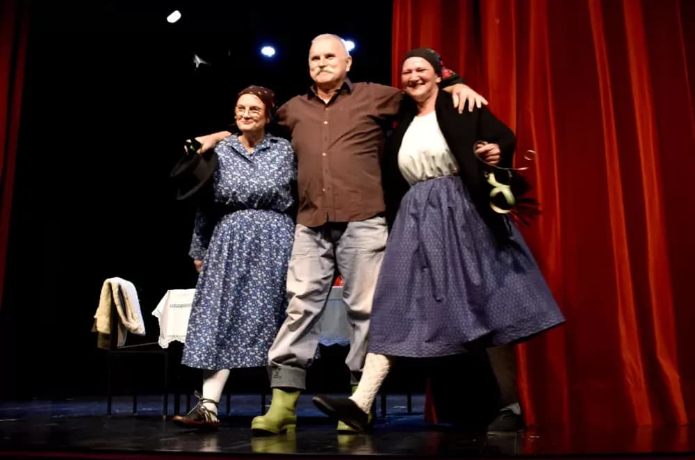 Slavonska ikavica i smijeh do suza napunili požeško kazalište