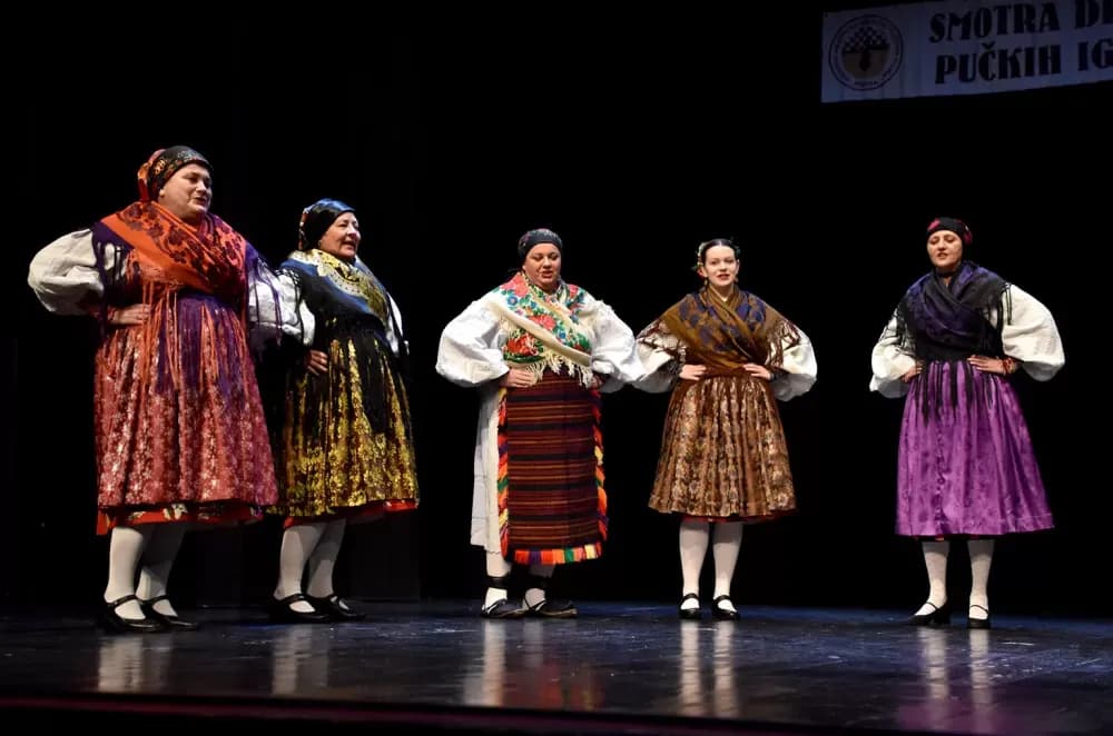 Slavonska ikavica i smijeh do suza napunili požeško kazalište