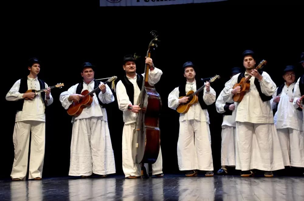 Slavonska ikavica i smijeh do suza napunili požeško kazalište