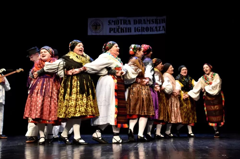 Slavonska ikavica i smijeh do suza napunili požeško kazalište