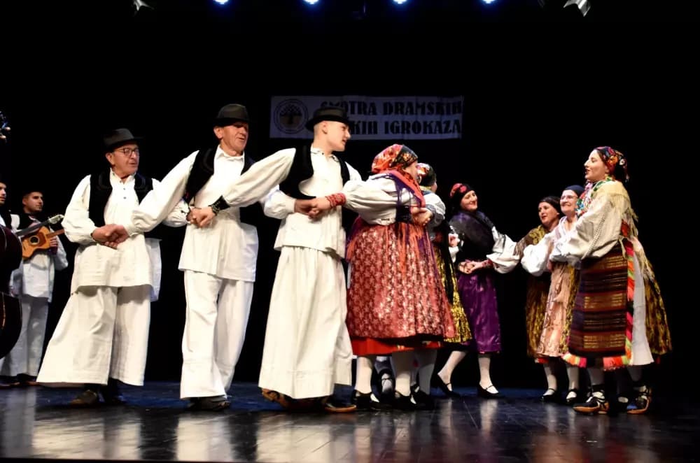 Slavonska ikavica i smijeh do suza napunili požeško kazalište