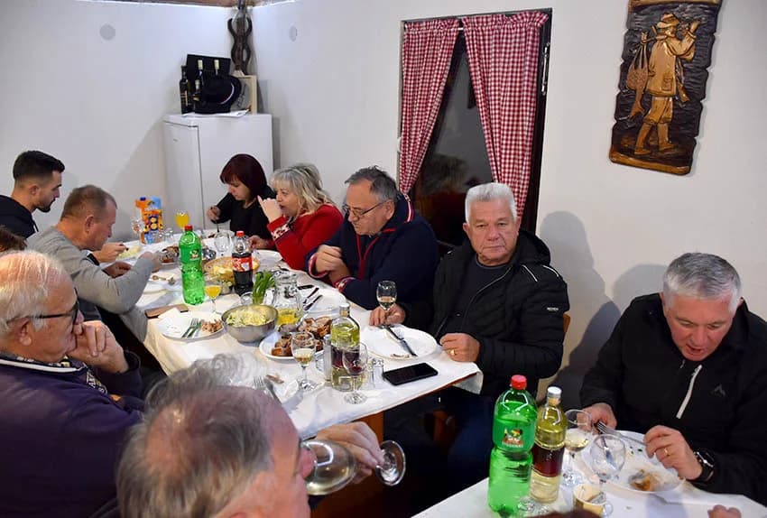 Počelo u Kutjevu a završilo na Velikom kamenu kod obitelji Hodak