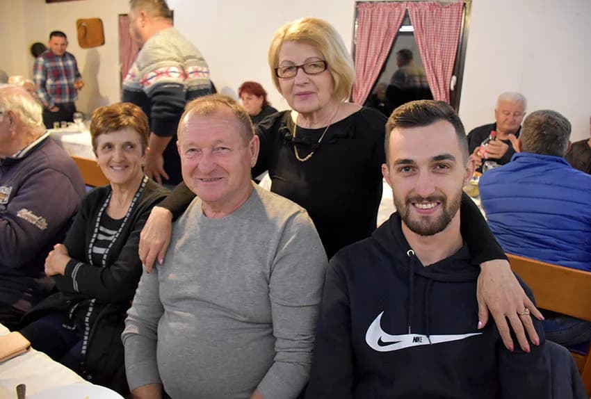 Počelo u Kutjevu a završilo na Velikom kamenu kod obitelji Hodak