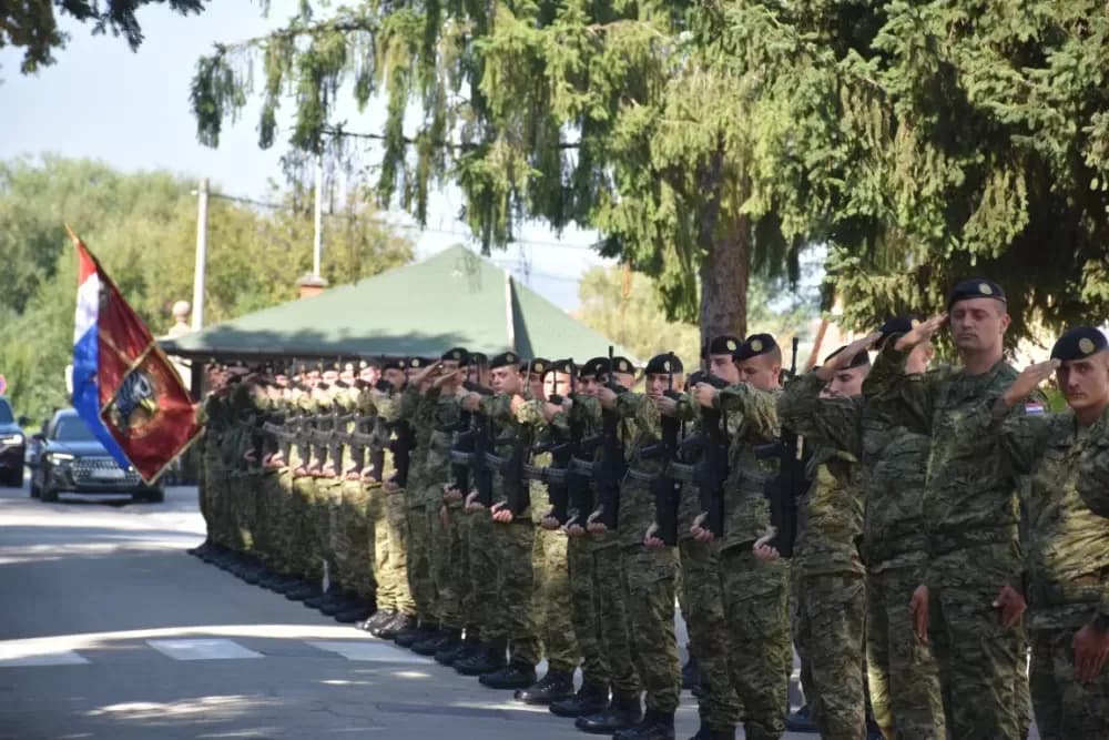 MORH raspisao javni poziv za dodjelu stipendija redovitim učenicima i studentima