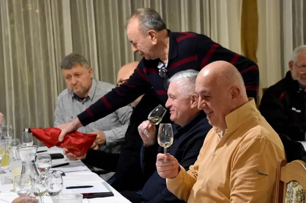 Mlada vina na testu: Uspješan početak 9. Zimske škole “Vino – Kap” u Kaptolu