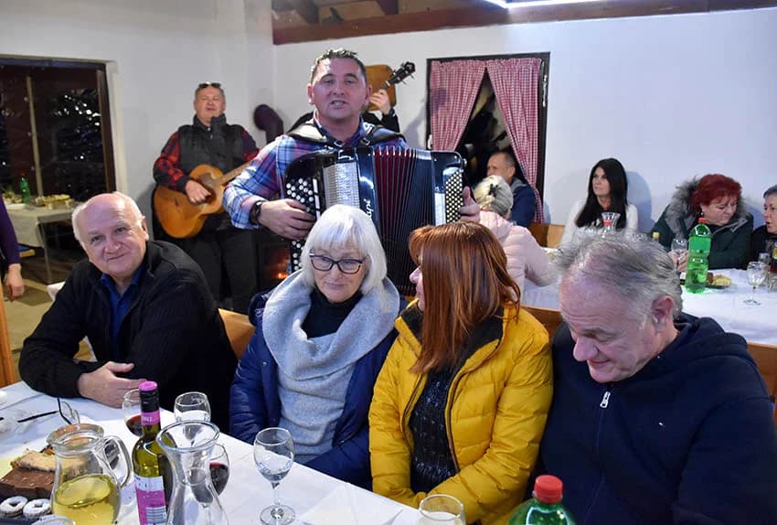 Počelo u Kutjevu a završilo na Velikom kamenu kod obitelji Hodak
