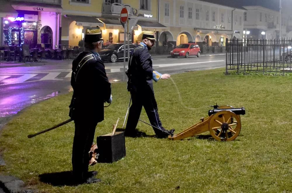 Požega u znaku prvog rektora: Otvoreni Dani Matice hrvatske uz izložbu o Matiji Mesiću