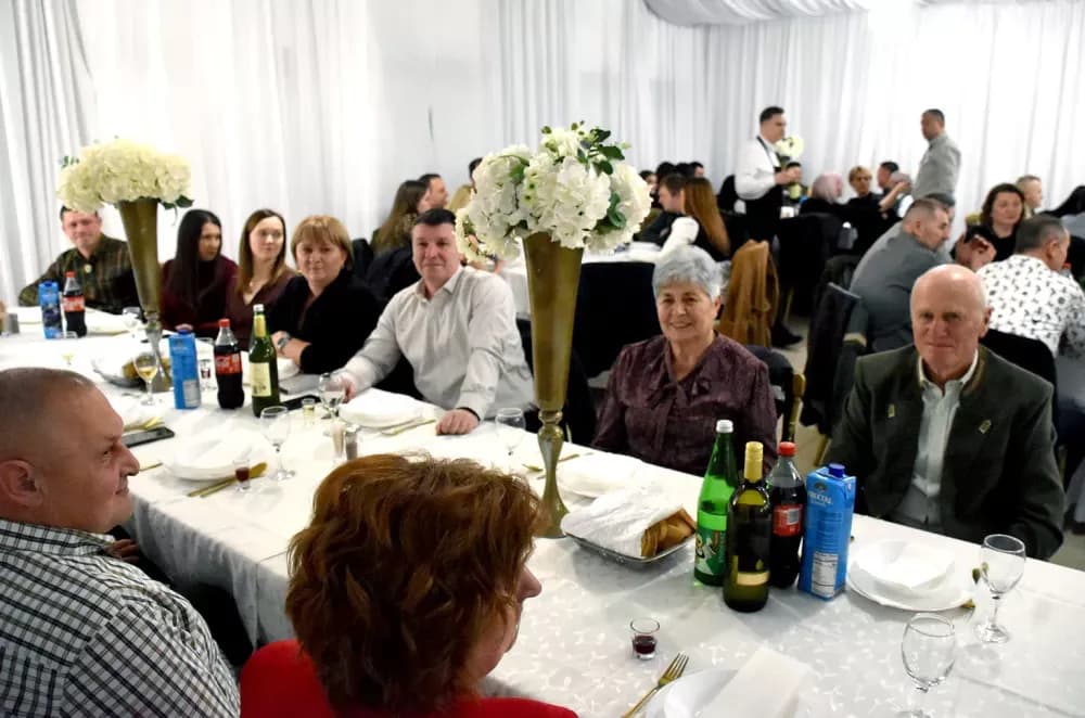 Ivan Štivić uz Paore raspjevao i rasplesao vetovačke lovce i njihove goste