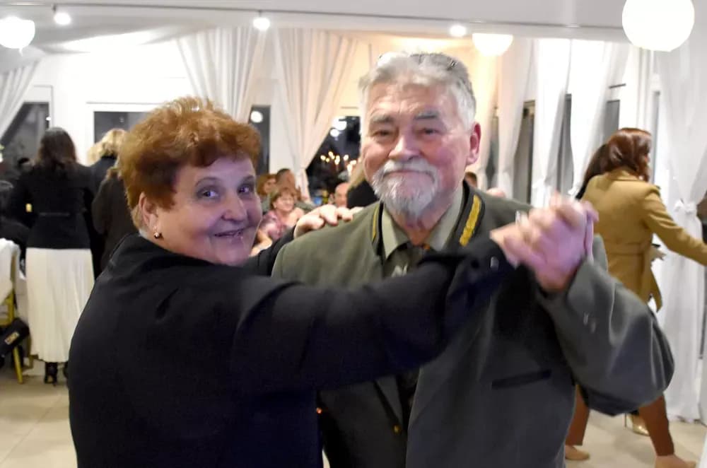 Ivan Štivić uz Paore raspjevao i rasplesao vetovačke lovce i njihove goste