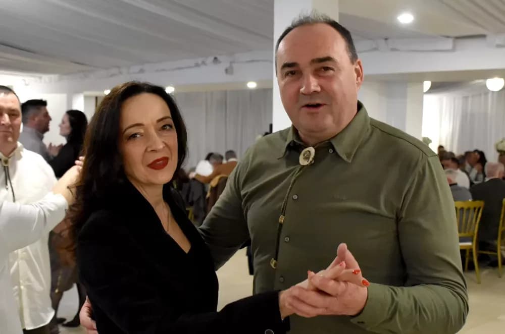 Ivan Štivić uz Paore raspjevao i rasplesao vetovačke lovce i njihove goste