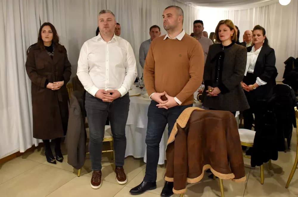Ivan Štivić uz Paore raspjevao i rasplesao vetovačke lovce i njihove goste