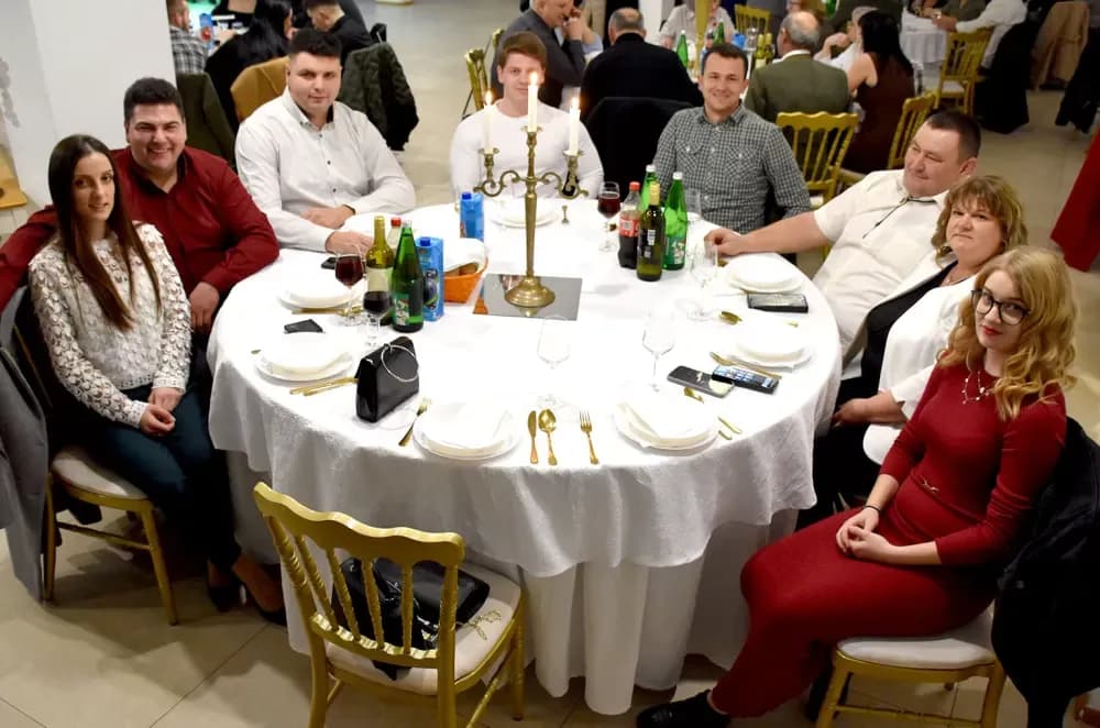 Ivan Štivić uz Paore raspjevao i rasplesao vetovačke lovce i njihove goste