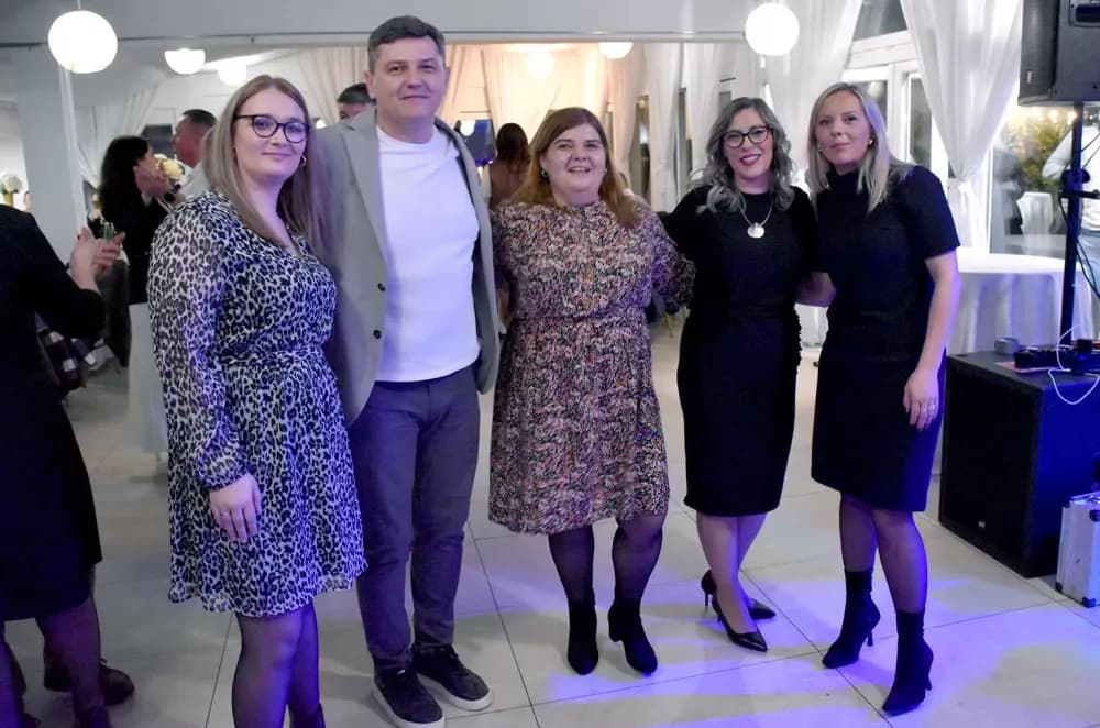 Ivan Štivić uz Paore raspjevao i rasplesao vetovačke lovce i njihove goste