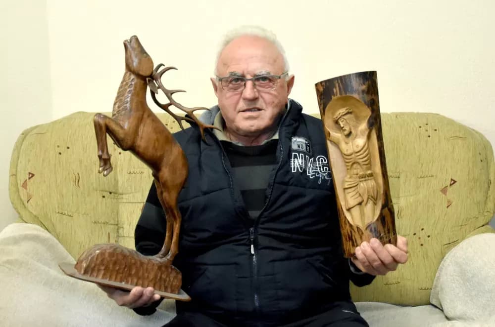 Požeški majstor kojem drvo i u devetom desetljeću „pjeva“ pod dlijetom