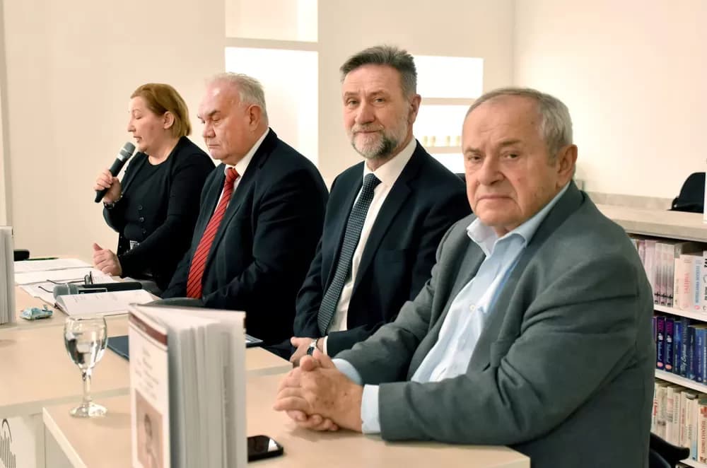 Predstavljena monografija o Zlatku Posavcu: Sveobuhvatan prikaz života „profesora estetike iz Kaptola“