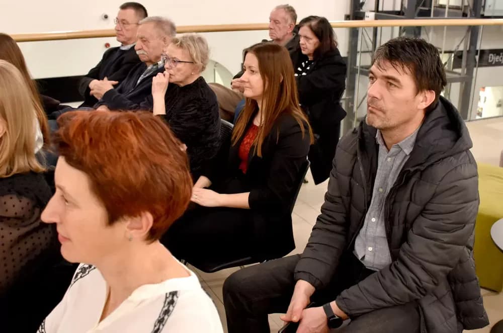 Predstavljena monografija o Zlatku Posavcu: Sveobuhvatan prikaz života „profesora estetike iz Kaptola“