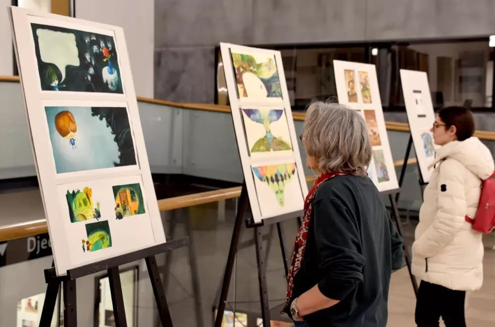 Izložba ilustracija “Svjetlost priča” na “Galeriji svjetlosti”: Dođi i pusti da te „svjetlo” vodi