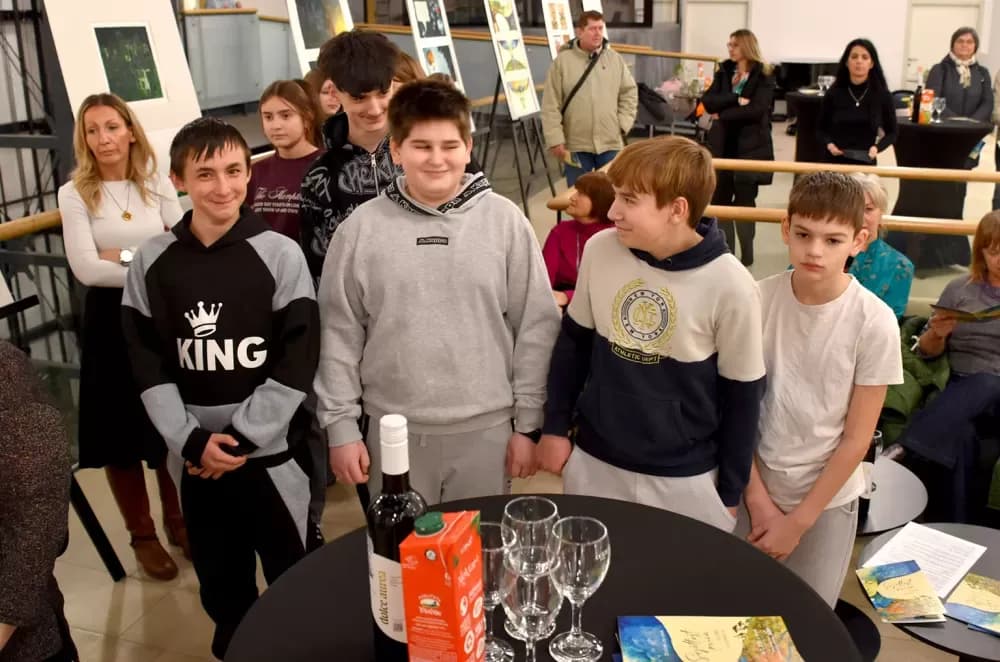 Izložba ilustracija “Svjetlost priča” na “Galeriji svjetlosti”: Dođi i pusti da te „svjetlo” vodi