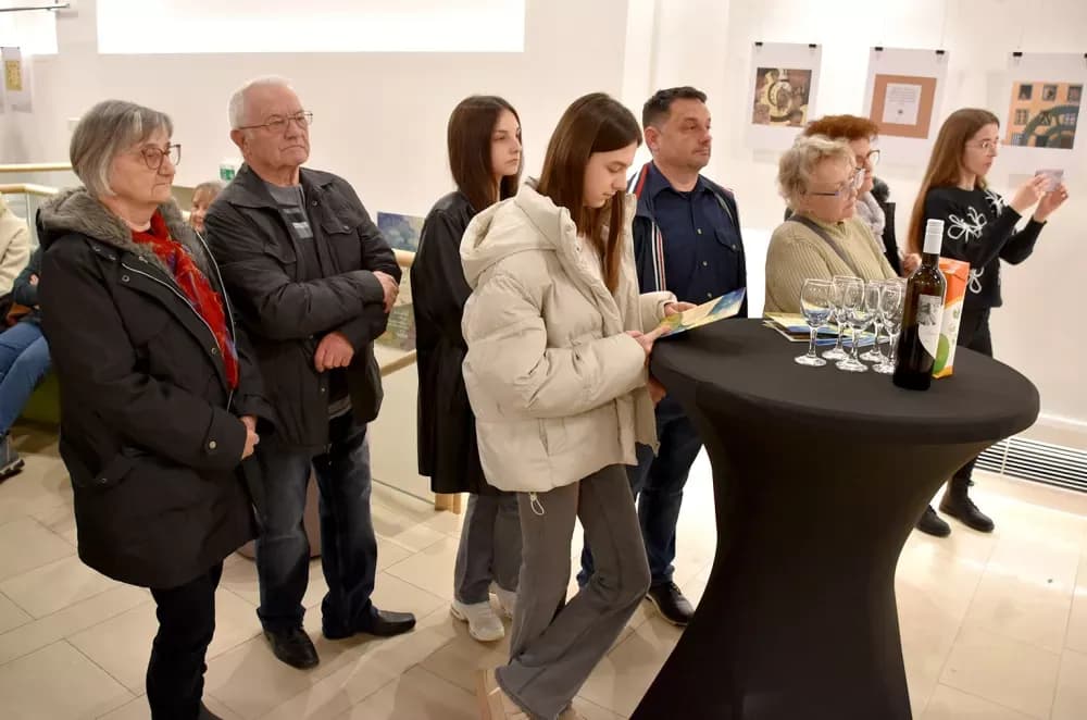 Izložba ilustracija “Svjetlost priča” na “Galeriji svjetlosti”: Dođi i pusti da te „svjetlo” vodi