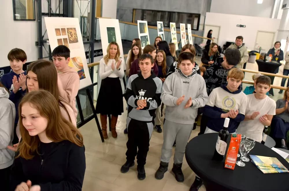 Izložba ilustracija “Svjetlost priča” na “Galeriji svjetlosti”: Dođi i pusti da te „svjetlo” vodi