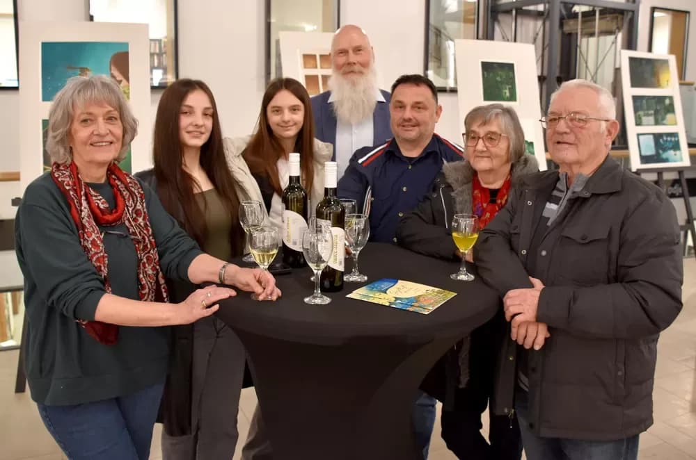 Izložba ilustracija “Svjetlost priča” na “Galeriji svjetlosti”: Dođi i pusti da te „svjetlo” vodi