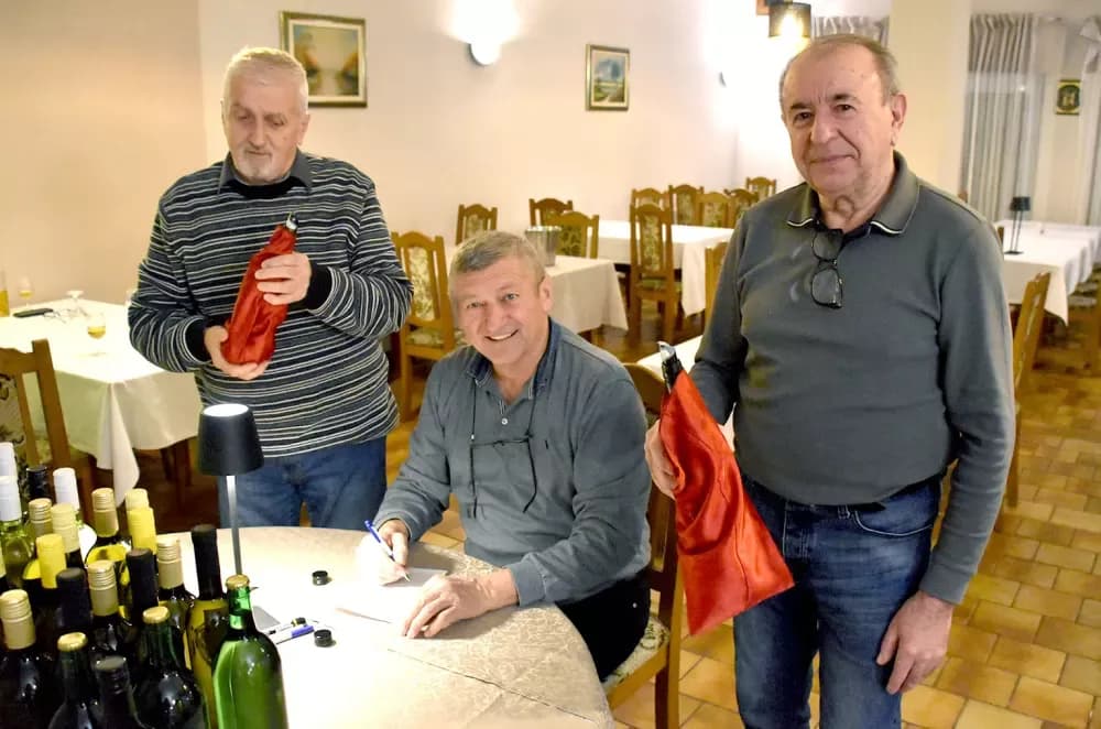 Vina udruge ʼVino-Kapʼ potvrdila visoku kvalitetu: Kaptolačke graševine spremne za zlato
