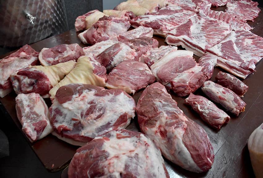 TRADICIONALNO SALVONKO KOLINJE U OBITELJI ĐURINA: Dva dana po starom kutjevačkom običaju