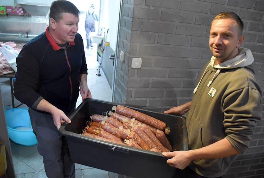 TRADICIONALNO SALVONKO KOLINJE U OBITELJI ĐURINA: Dva dana po starom kutjevačkom običaju