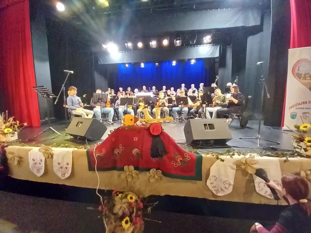 Koncert „Pjesmom kroz Slavoniju“ u Sisku