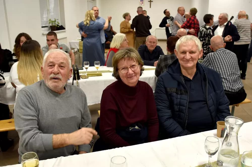Veselje u Radovancima: Slavko Kovačević uz obitelj i brojne prijatelje proslavio 70. rođendan