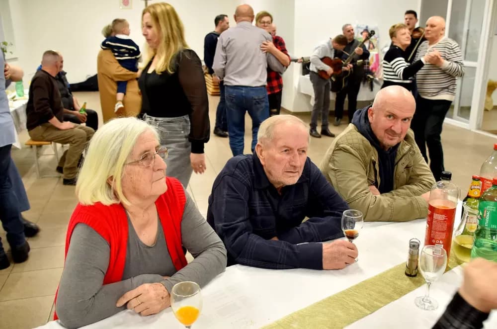 Veselje u Radovancima: Slavko Kovačević uz obitelj i brojne prijatelje proslavio 70. rođendan