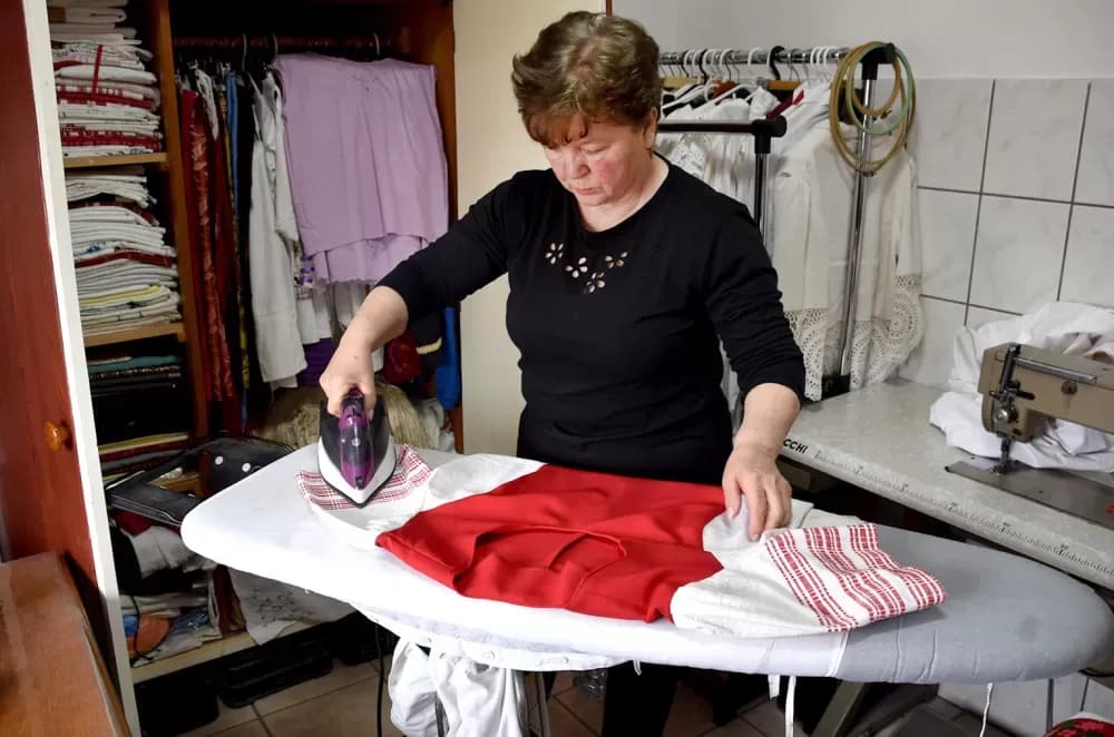 Umjetnost utkana u tradiciju: Etno kreacije Nade Grgić osvajaju modne piste i čuvaju baštinu