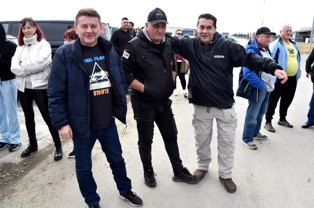 SMRAD JE U KUTJEVU PRELIO ČAŠU: Ogorčeni građani pred vratima bivšeg KTC-a traže hitno zatvaranje zagađivača!