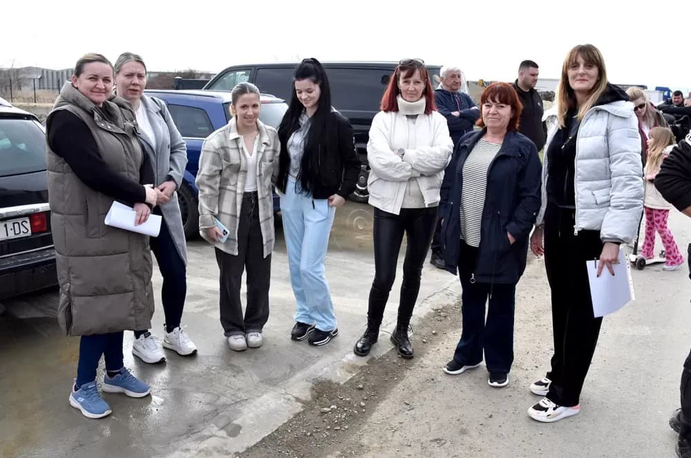 SMRAD JE U KUTJEVU PRELIO ČAŠU: Ogorčeni građani pred vratima bivšeg KTC-a traže hitno zatvaranje zagađivača!