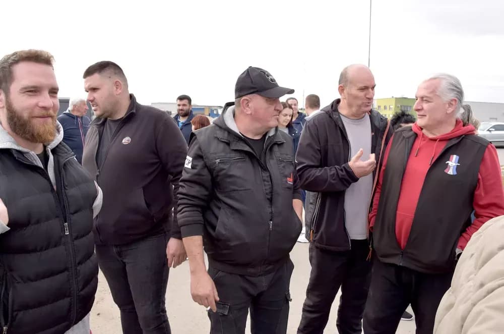 SMRAD JE U KUTJEVU PRELIO ČAŠU: Ogorčeni građani pred vratima bivšeg KTC-a traže hitno zatvaranje zagađivača!