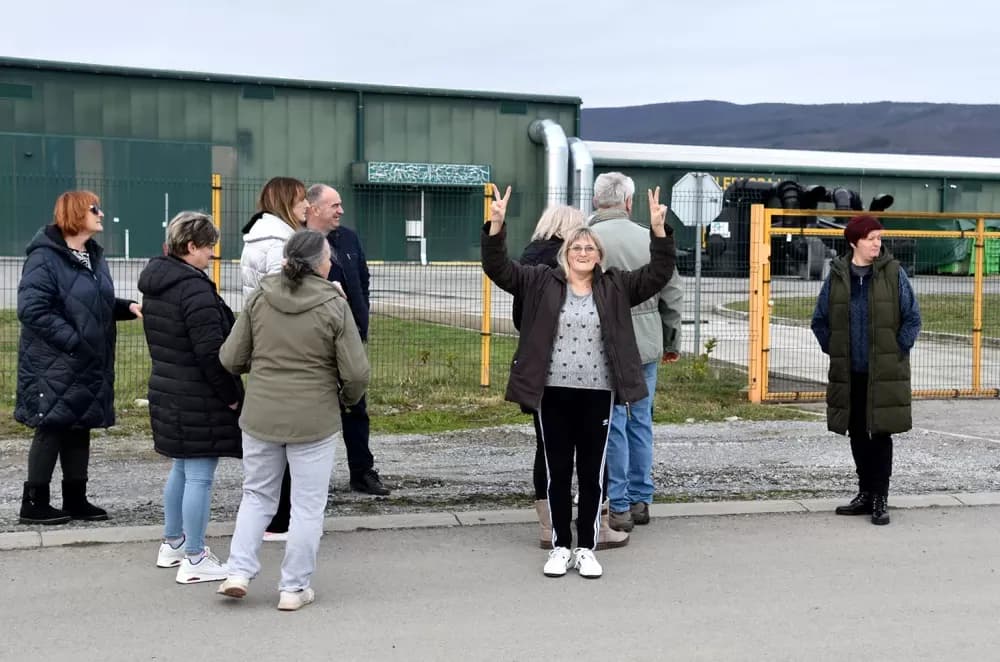 SMRAD JE U KUTJEVU PRELIO ČAŠU: Ogorčeni građani pred vratima bivšeg KTC-a traže hitno zatvaranje zagađivača!
