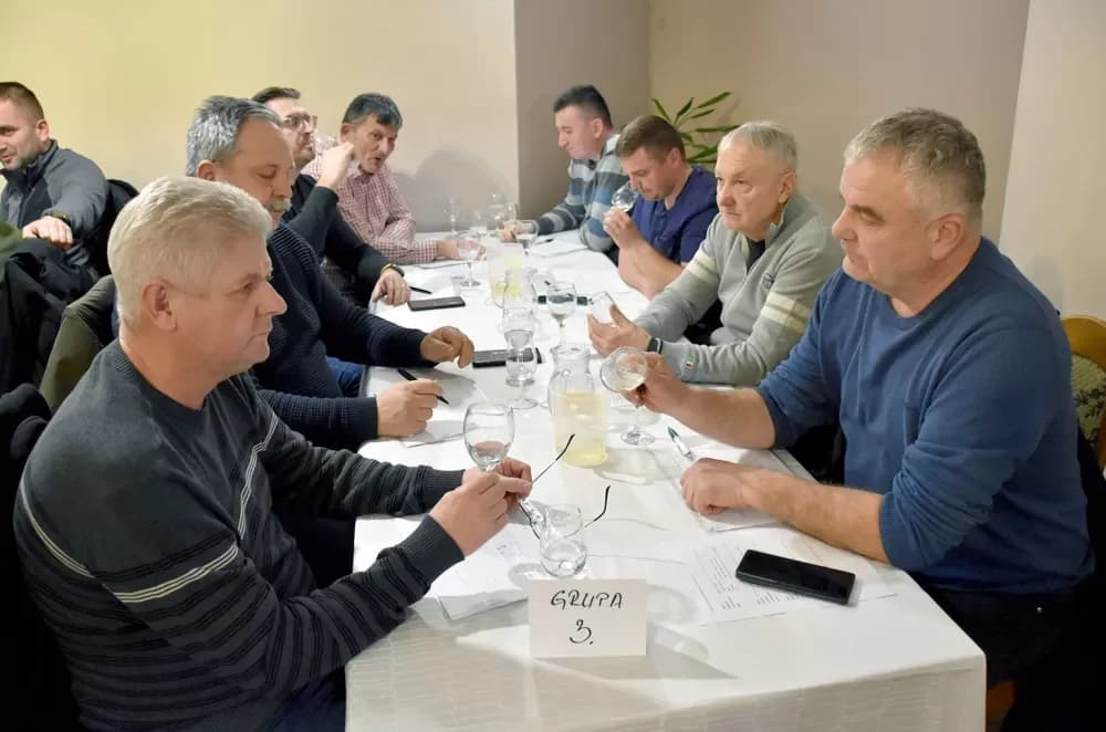 Vinska večer u Lukaču: Kaptolačka „Vino-Kap“ nastavlja podizati ljestvicu kvalitete