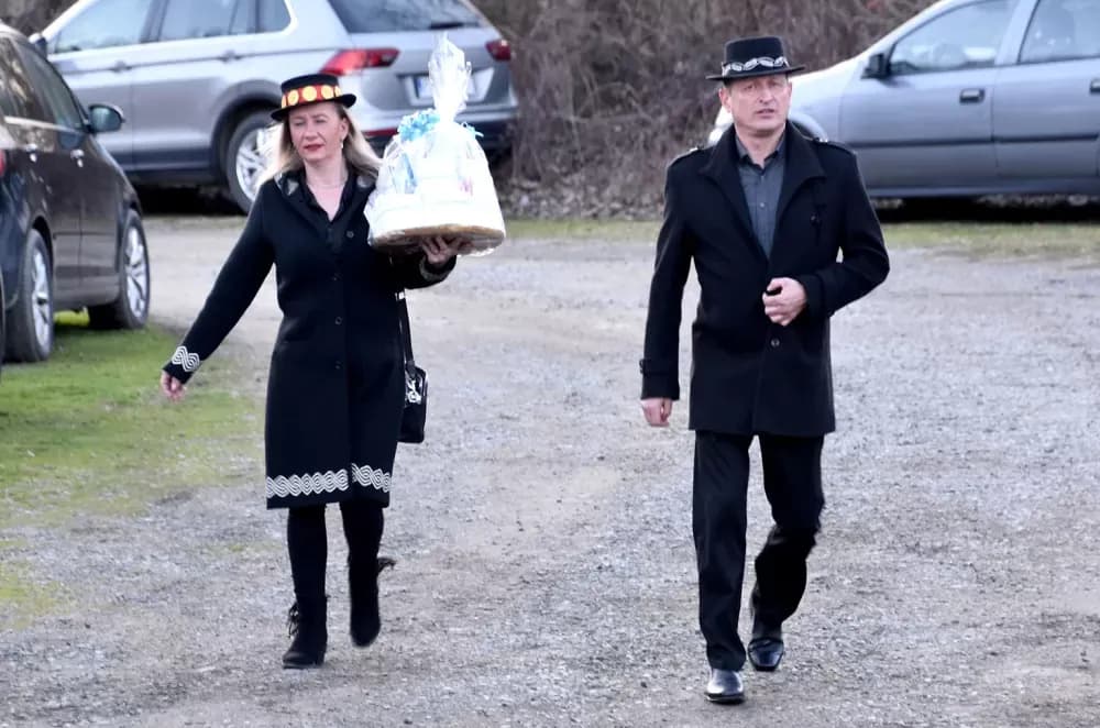 Bivši državni inspektor cestovnog prometa Mata Benakić proslavio 75.rođendan - pjevali mu Đenka, Štef i Satir
