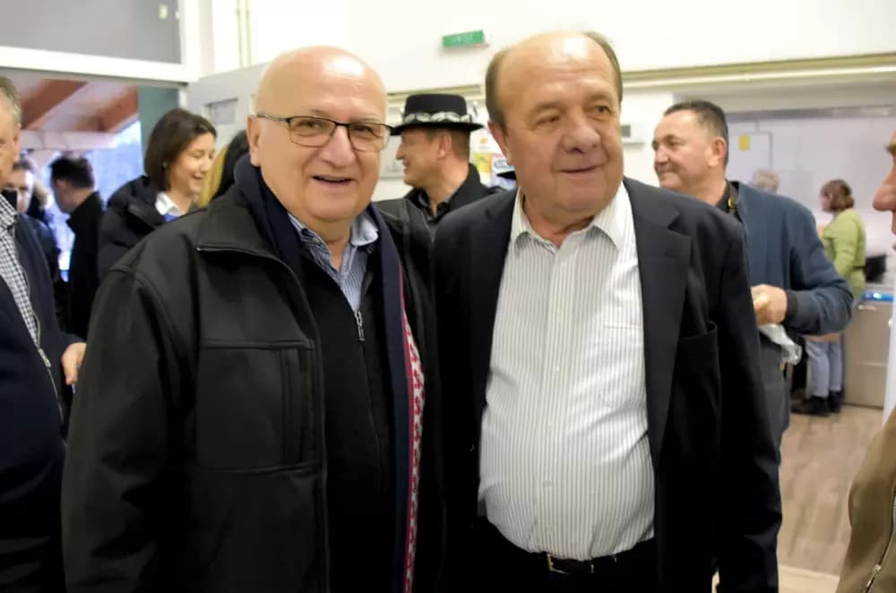 Bivši državni inspektor cestovnog prometa Mata Benakić proslavio 75.rođendan - pjevali mu Đenka, Štef i Satir