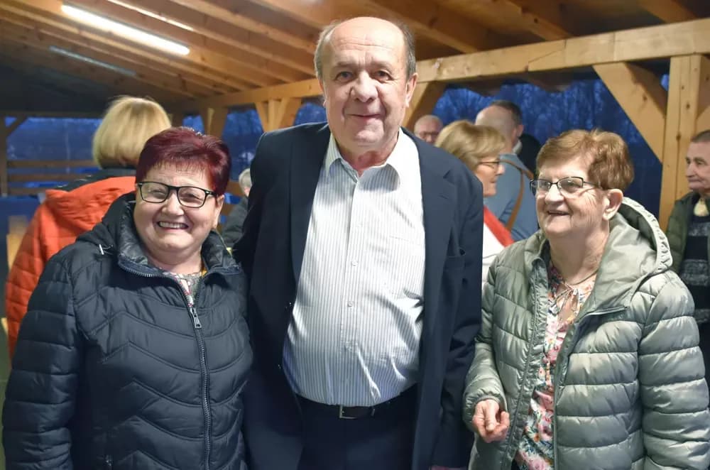 Bivši državni inspektor cestovnog prometa Mata Benakić proslavio 75.rođendan - pjevali mu Đenka, Štef i Satir