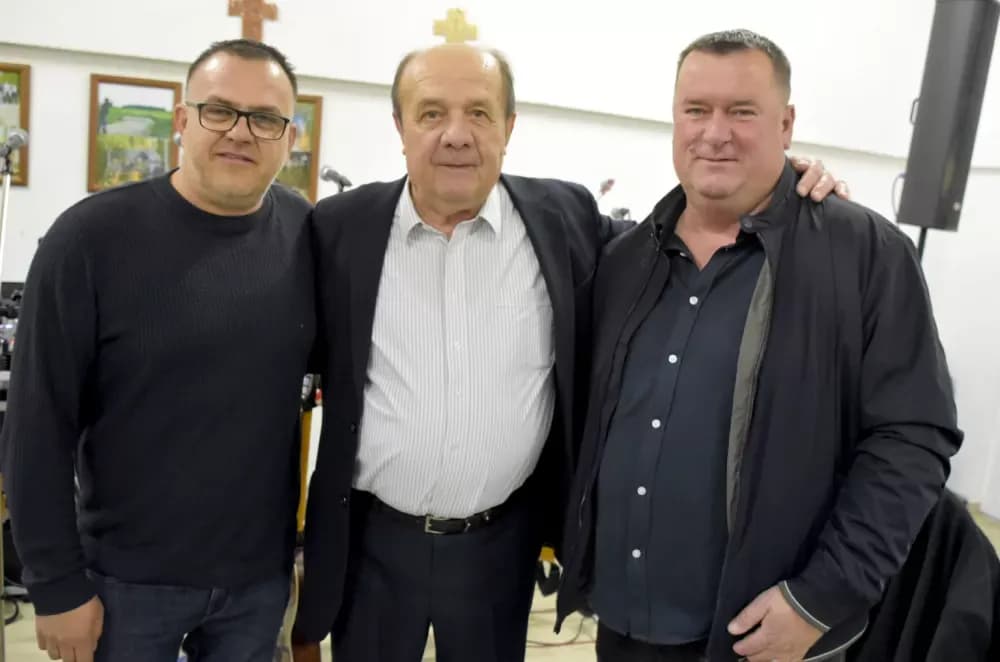 Bivši državni inspektor cestovnog prometa Mata Benakić proslavio 75.rođendan - pjevali mu Đenka, Štef i Satir