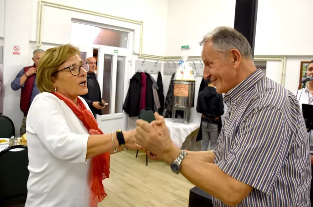 Bivši državni inspektor cestovnog prometa Mata Benakić proslavio 75.rođendan - pjevali mu Đenka, Štef i Satir