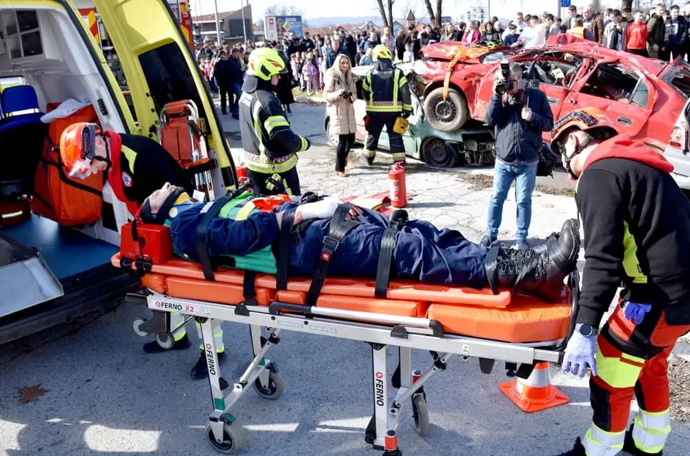 Vatrogasci, hitna, Crveni križ i HGSS na zajedničkoj vježbi u Požegi