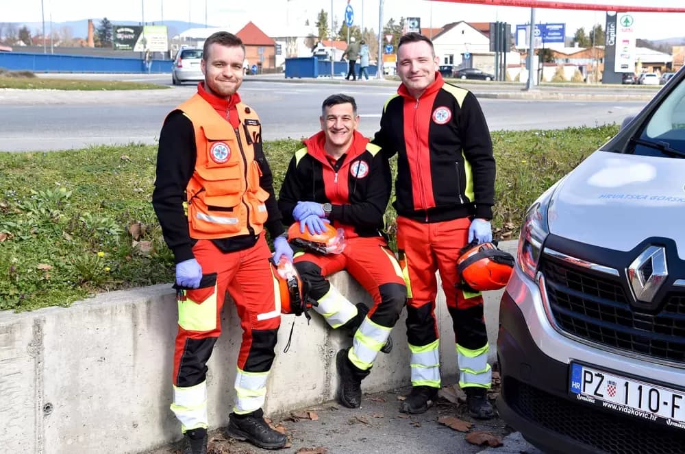 Vatrogasci, hitna, Crveni križ i HGSS na zajedničkoj vježbi u Požegi